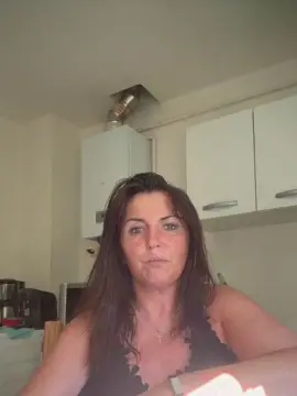 Desiree1951  live sex cam