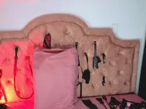 Miacarry  live sex cam
