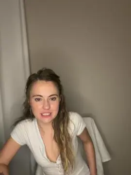 Pleaseandtease  live sex cam