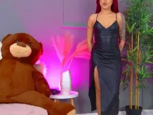CrystallRed  live sex cam