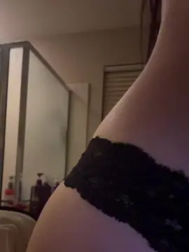 Sweetlexi2  live sex cam