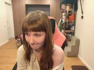 TamikoGuzon  live sex cam