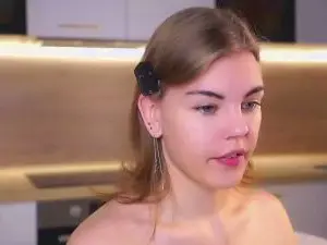 DannaYuen  live sex cam