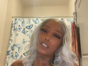 MonaiSavage  live sex cam