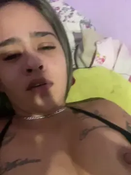 Thathah22  live sex cam