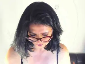 Adriana71  live sex cam