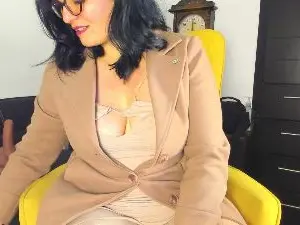 Adriana71  live sex cam