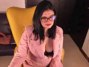 Adriana71  live sex cam