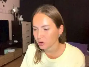 MonnieBusboom  live sex cam