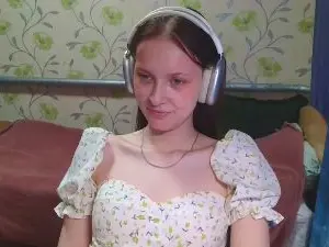 SuzyGinty  live sex cam