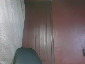Tahiriniah  live sex cam