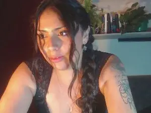 Nicolette_V  live sex cam