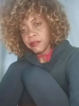 Ptitcurly  live sex cam