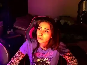 Abby_Av  live sex cam