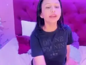 SexyKendallx  live sex cam