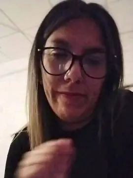 Silreinadorada  live sex cam