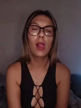 Silreinadorada  live sex cam