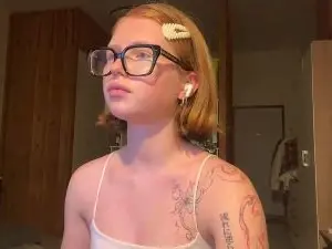 CorinnaRemian  live sex cam