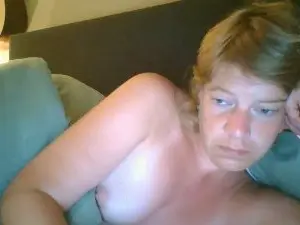 Lievegeilecir  live sex cam