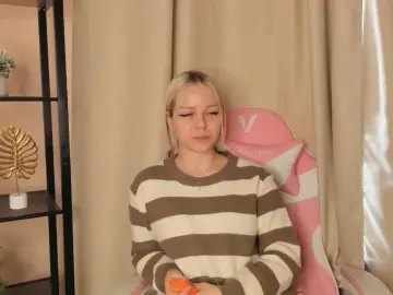 ChristenaWaskin  live sex cam