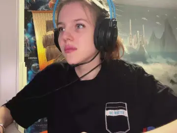 ReynaCoppage  live sex cam