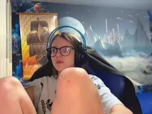 ReynaCoppage  live sex cam