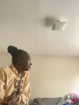 Blaqueberri90  live sex cam
