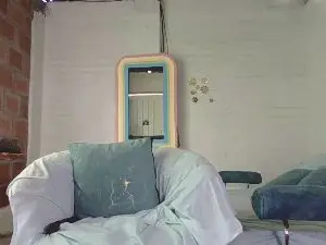 Kleo99  live sex cam