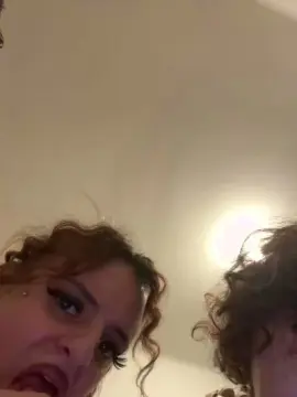 2petitscochons  live sex cam