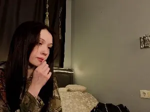 LuraBludworth  live sex cam
