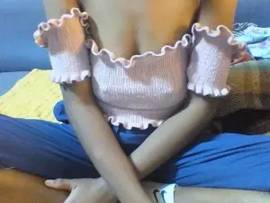 Ricah_bellah  live sex cam