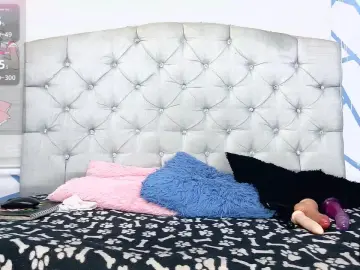 Naomy018  live sex cam