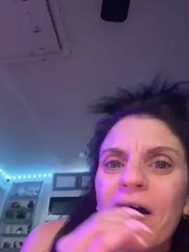 Belaever85  live sex cam