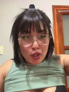Lareyni26  live sex cam