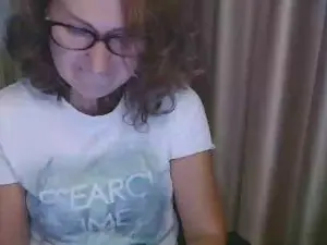 LauraOven  live sex cam