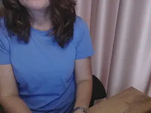LauraOven  live sex cam