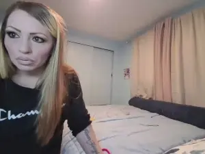 Meowzer777  live sex cam