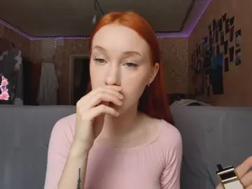 AdrianeGliues  live sex cam