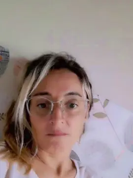 Shirlita2  live sex cam