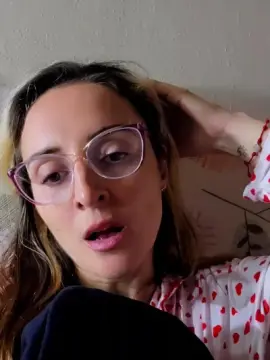 Shirlita2  live sex cam