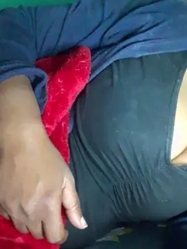 Ginn19  live sex cam