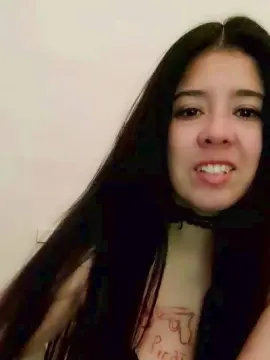 Yumix19  live sex cam