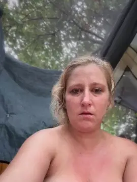 JuicyJ916  live sex cam