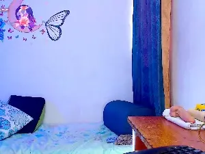 Lyalatin4  live sex cam