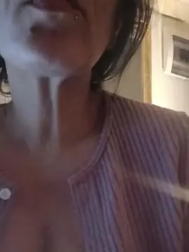 Ciliegiina  live sex cam