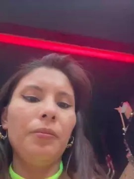 Jennylatina  live sex cam