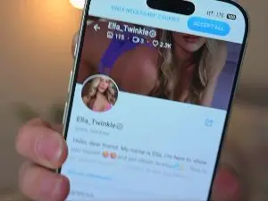 EllaTwinkle  live sex cam