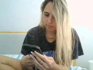 Emilyvuxa  live sex cam