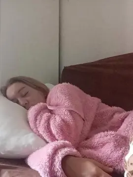 Laurita71  live sex cam