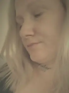 Melody1o  live sex cam